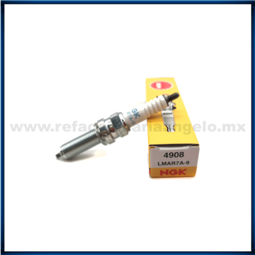 Bujia NGK LMAR7A-9 para moto Yamaha